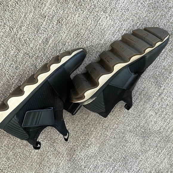 Sorel black high top sneakers 6.5 - Picture 8 of 9